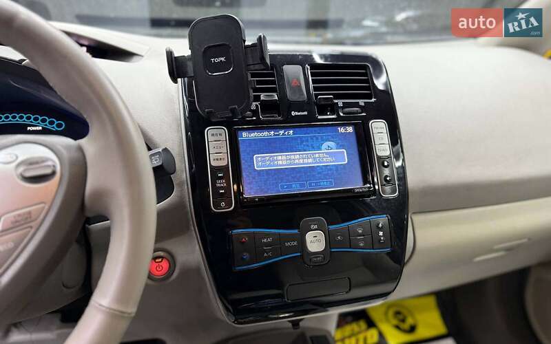 Хетчбек Nissan Leaf 2013 в Чернівцях