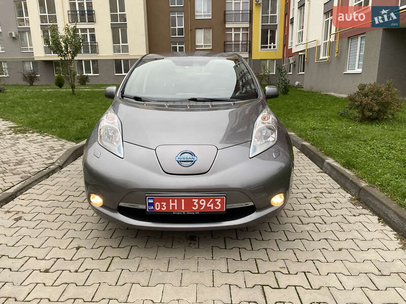 Хэтчбек Nissan Leaf 2015 в Черновцах