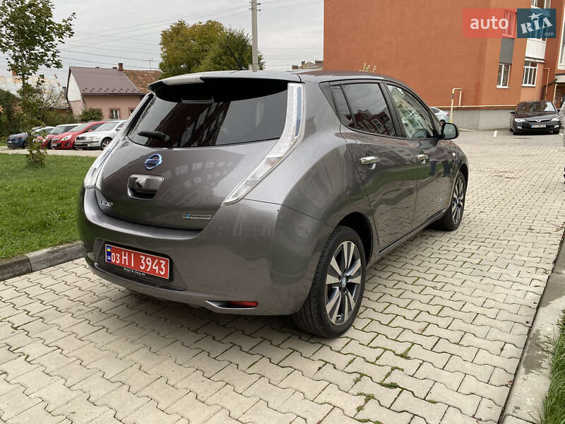 Хэтчбек Nissan Leaf 2015 в Черновцах