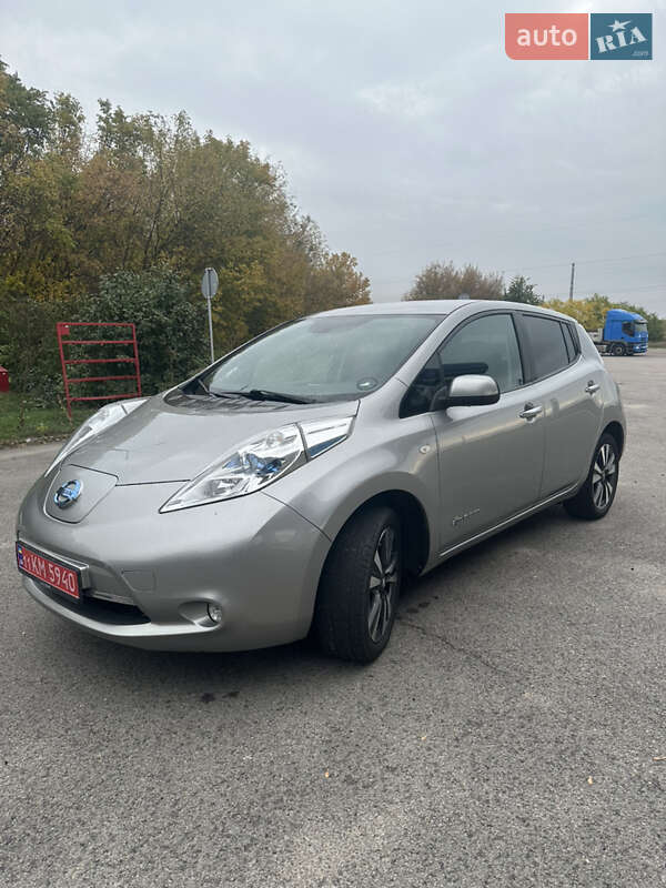 Хетчбек Nissan Leaf 2015 в Кам'янському