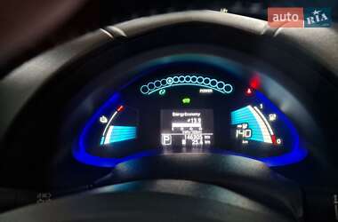 Хэтчбек Nissan Leaf 2014 в 