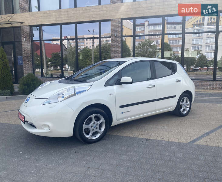 Хетчбек Nissan Leaf 2014 в Івано-Франківську