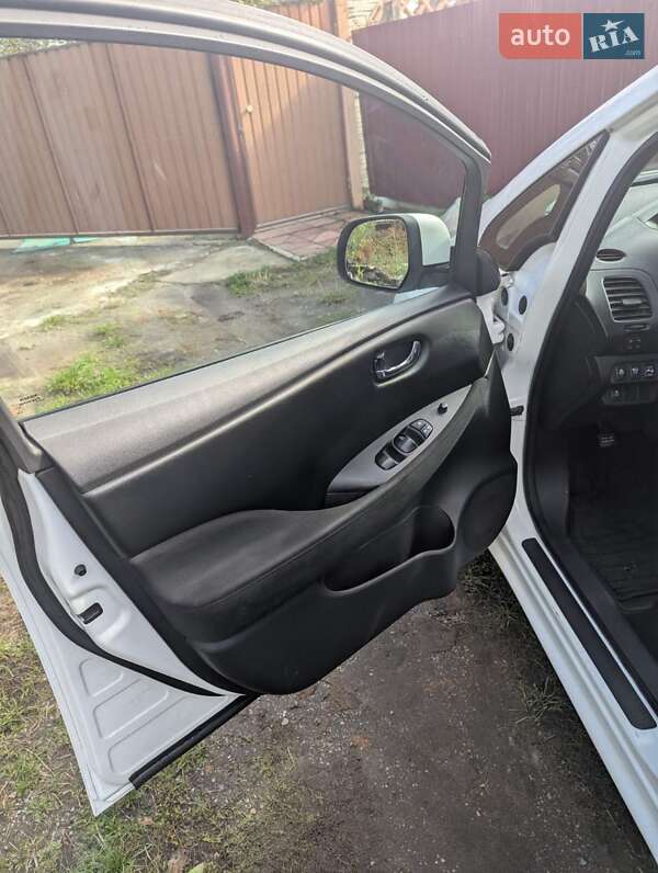 Хэтчбек Nissan Leaf 2014 в Житомире