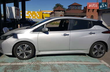 Хэтчбек Nissan Leaf 2022 в Борисполе