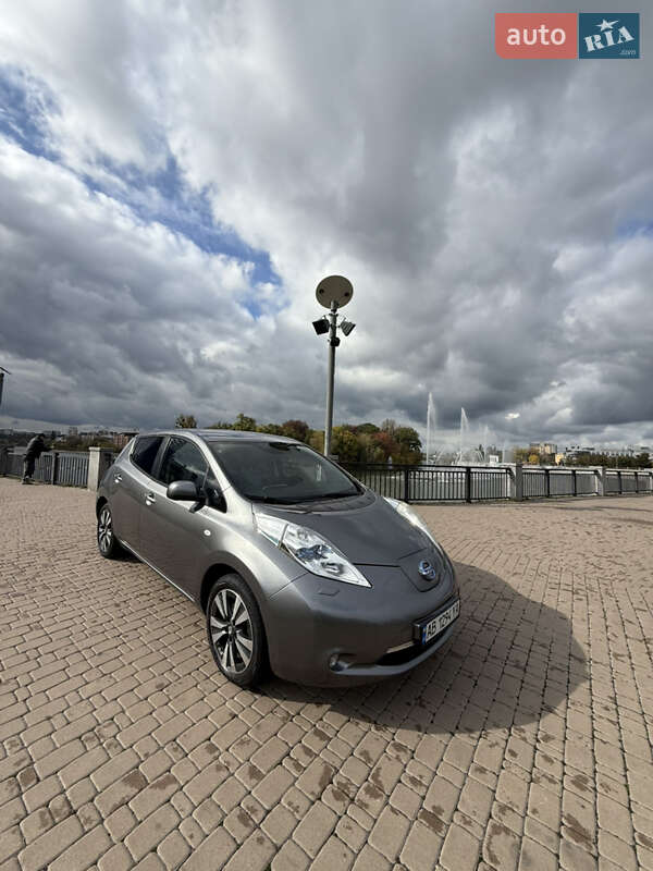 Хетчбек Nissan Leaf 2015 в Вінниці
