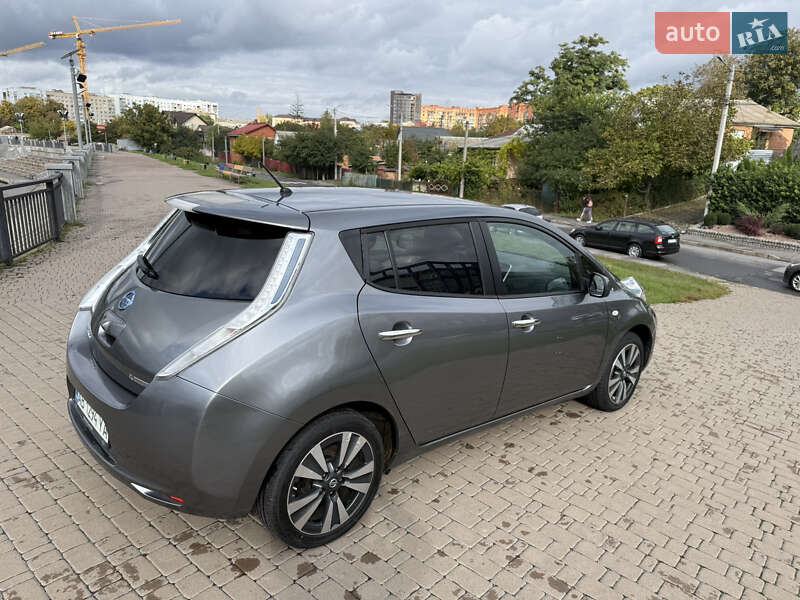 Хетчбек Nissan Leaf 2015 в Вінниці
