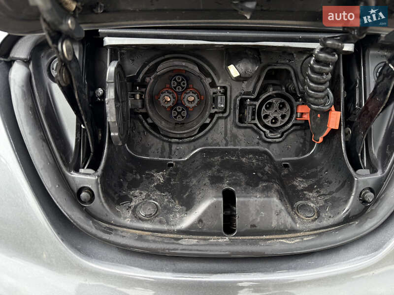Хетчбек Nissan Leaf 2015 в Вінниці