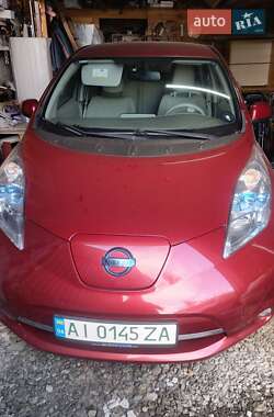 Хетчбек Nissan Leaf 2012 в  Хетчбек Nissan Leaf 2012 в