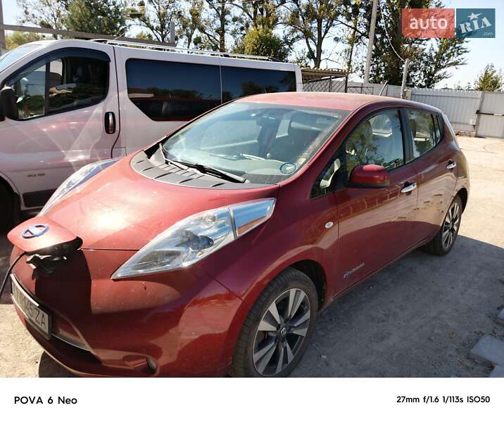 Хетчбек Nissan Leaf 2012 в Бородянці