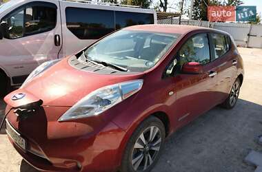 Хетчбек Nissan Leaf 2012 в  фото 7 Хетчбек Nissan Leaf 2012 в
