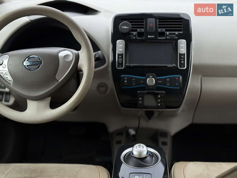 Хэтчбек Nissan Leaf 2011 в Новомосковске фото 8 Хэтчбек Nissan Leaf 2011 в Новомосковске
