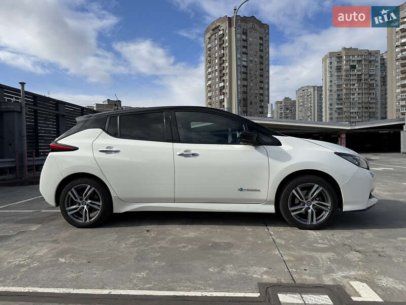 Хетчбек Nissan Leaf 2019 в Києві фото 7 Хетчбек Nissan Leaf 2019 в Києві