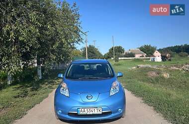 Хетчбек Nissan Leaf 2014 в  фото 30 Хетчбек Nissan Leaf 2014 в