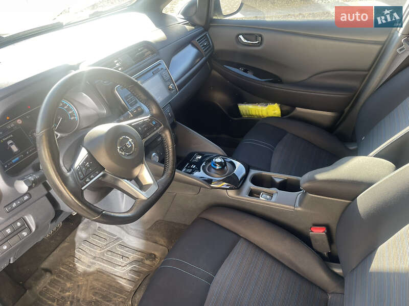 Хэтчбек Nissan Leaf 2018 в Тернополе
