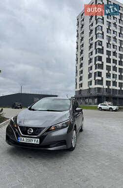 Хетчбек Nissan Leaf 2018 в 