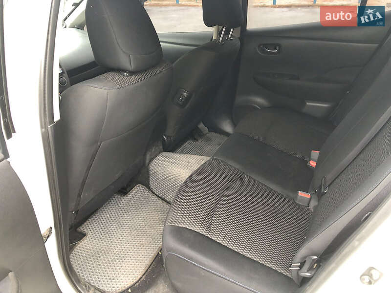 Хэтчбек Nissan Leaf 2015 в Днепре