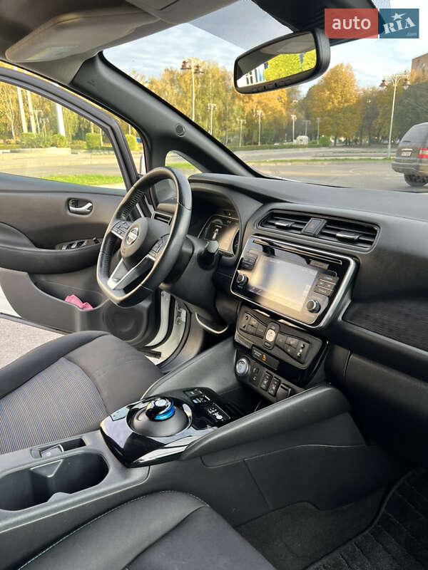 Хэтчбек Nissan Leaf 2018 в Ровно