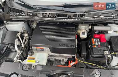 Хэтчбек Nissan Leaf 2018 в 