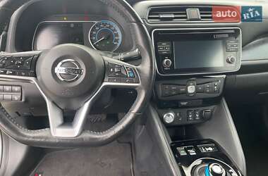 Хэтчбек Nissan Leaf 2018 в 