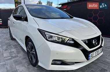 Хэтчбек Nissan Leaf 2018 в 