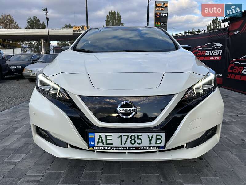 Хетчбек Nissan Leaf 2018 в Дніпрі