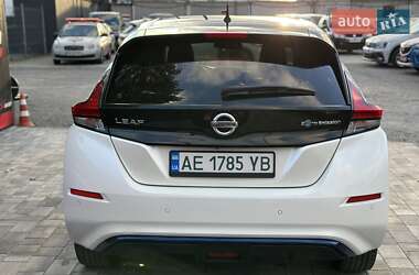 Хэтчбек Nissan Leaf 2018 в 