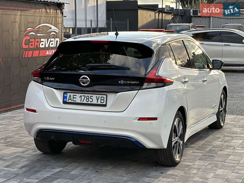 Хетчбек Nissan Leaf 2018 в Дніпрі
