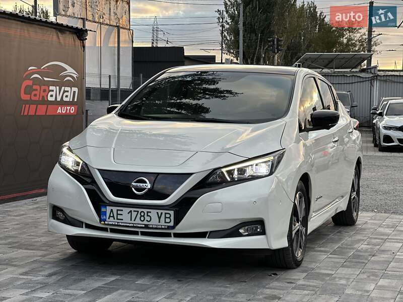 Хетчбек Nissan Leaf 2018 в Дніпрі