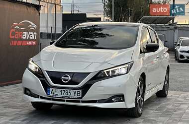 Хэтчбек Nissan Leaf 2018 в 