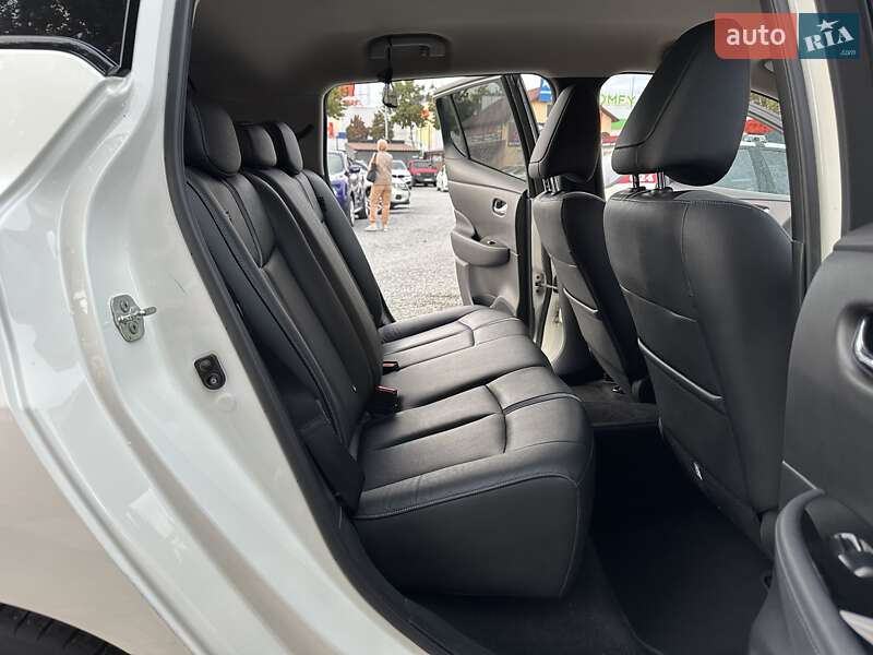 Хетчбек Nissan Leaf 2018 в Дніпрі
