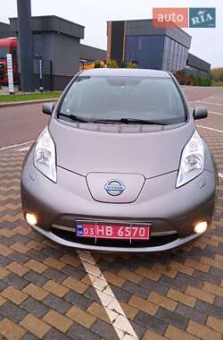 Хэтчбек Nissan Leaf 2015 в Ровно