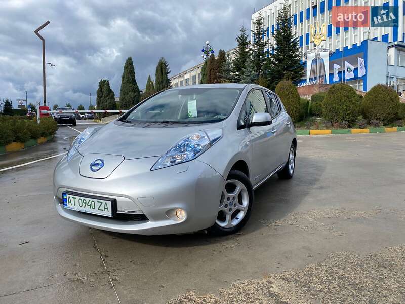 Хэтчбек Nissan Leaf 2012 в Ивано-Франковске