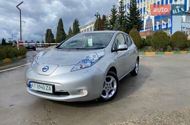 Хэтчбек Nissan Leaf 2012 в 