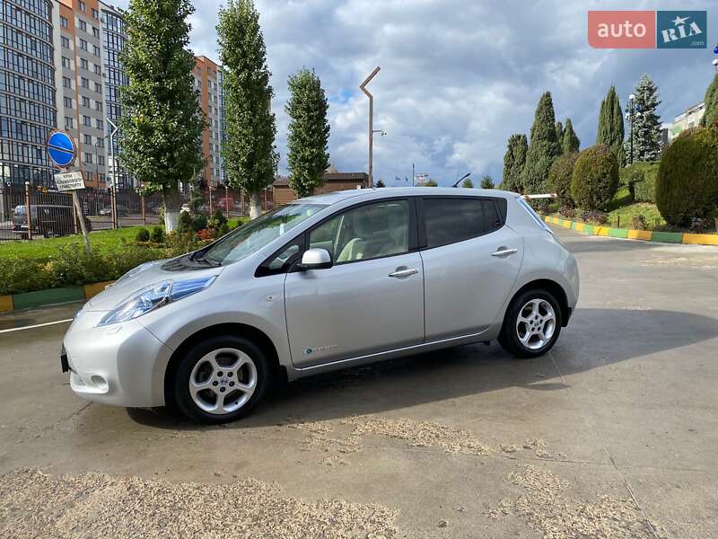 Хэтчбек Nissan Leaf 2012 в Ивано-Франковске