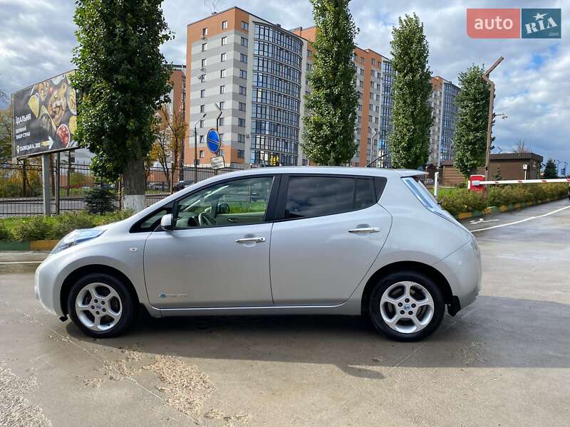 Хэтчбек Nissan Leaf 2012 в Ивано-Франковске