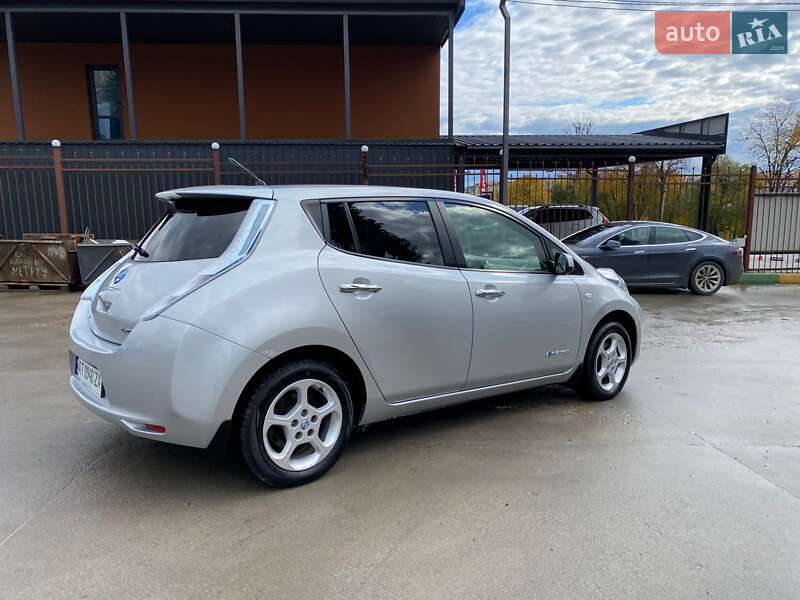 Хэтчбек Nissan Leaf 2012 в Ивано-Франковске