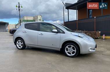 Хэтчбек Nissan Leaf 2012 в 