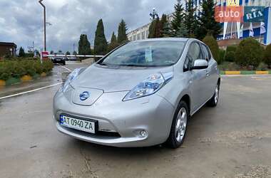Хэтчбек Nissan Leaf 2012 в 