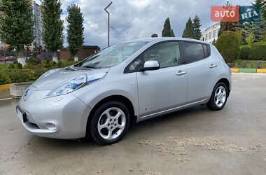 Хэтчбек Nissan Leaf 2012 в 
