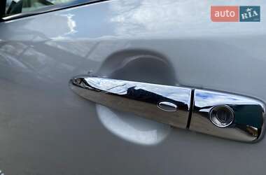 Хэтчбек Nissan Leaf 2012 в 