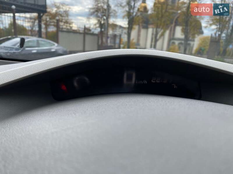 Хэтчбек Nissan Leaf 2012 в Ивано-Франковске