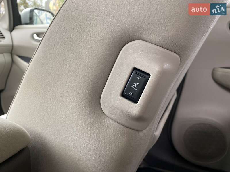 Хэтчбек Nissan Leaf 2012 в Ивано-Франковске