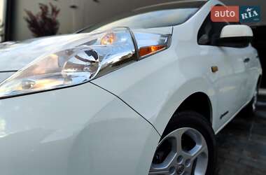 Хэтчбек Nissan Leaf 2014 в 