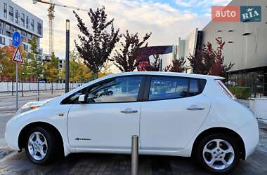 Хэтчбек Nissan Leaf 2014 в 