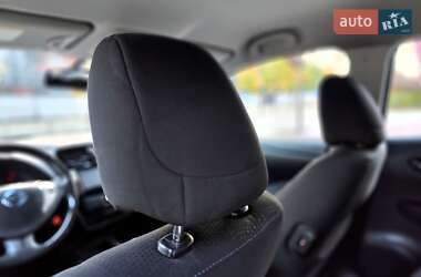 Хэтчбек Nissan Leaf 2014 в 
