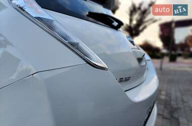 Хэтчбек Nissan Leaf 2014 в 