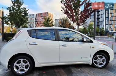 Хэтчбек Nissan Leaf 2014 в 