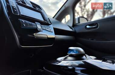 Хэтчбек Nissan Leaf 2014 в 
