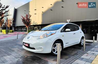 Хэтчбек Nissan Leaf 2014 в 