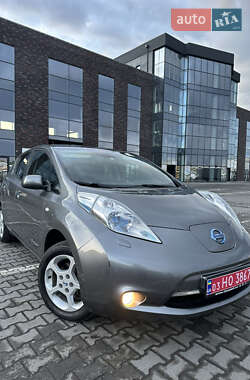 Хэтчбек Nissan Leaf 2013 в Черновцах